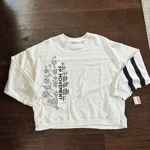 Free People Movement All Star Logo Pullover-Ivory/black size Medium NWT - Picture 3 of 12